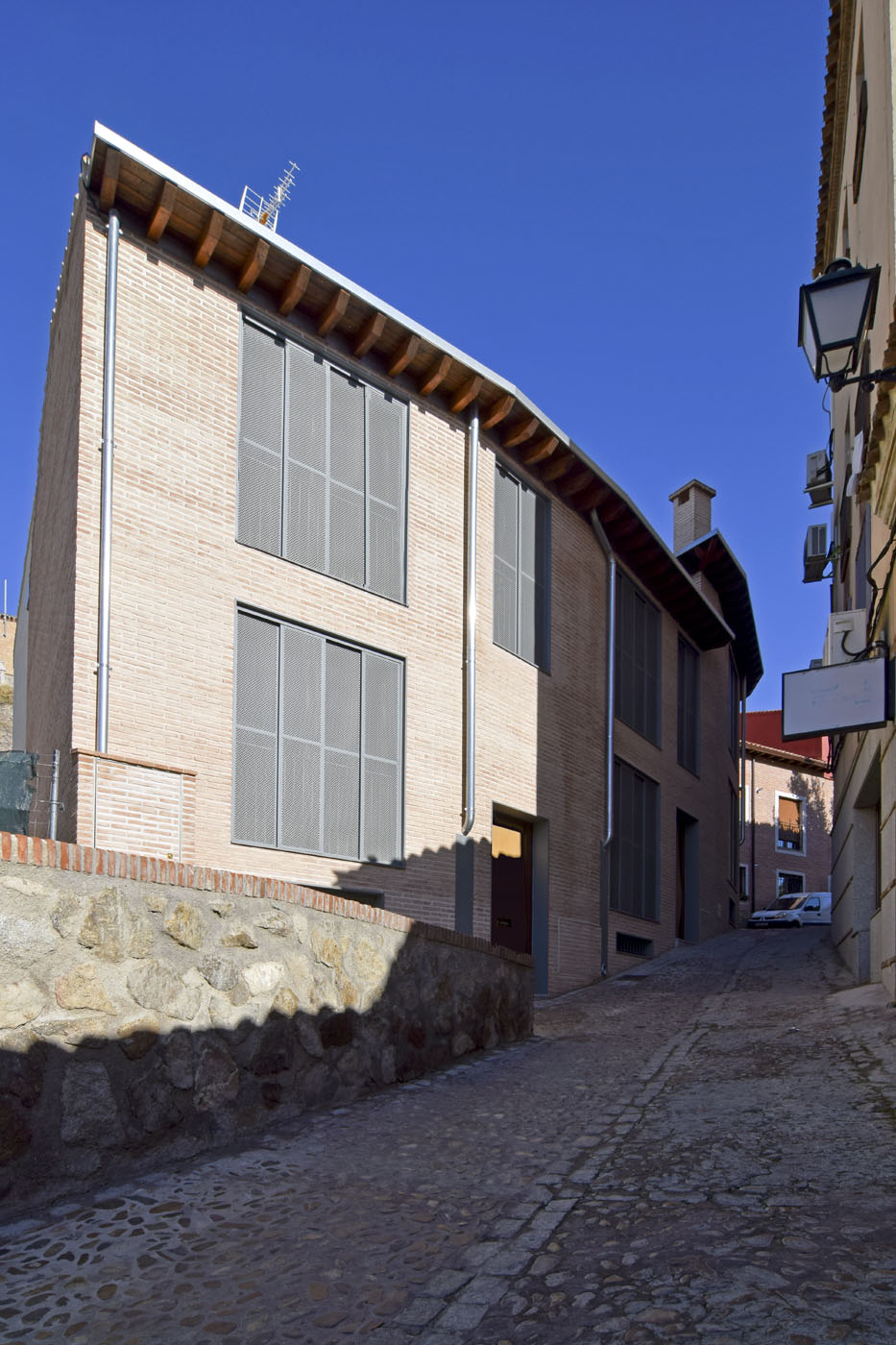 Promoción de 3 viviendas. Cava Baja.Toledo